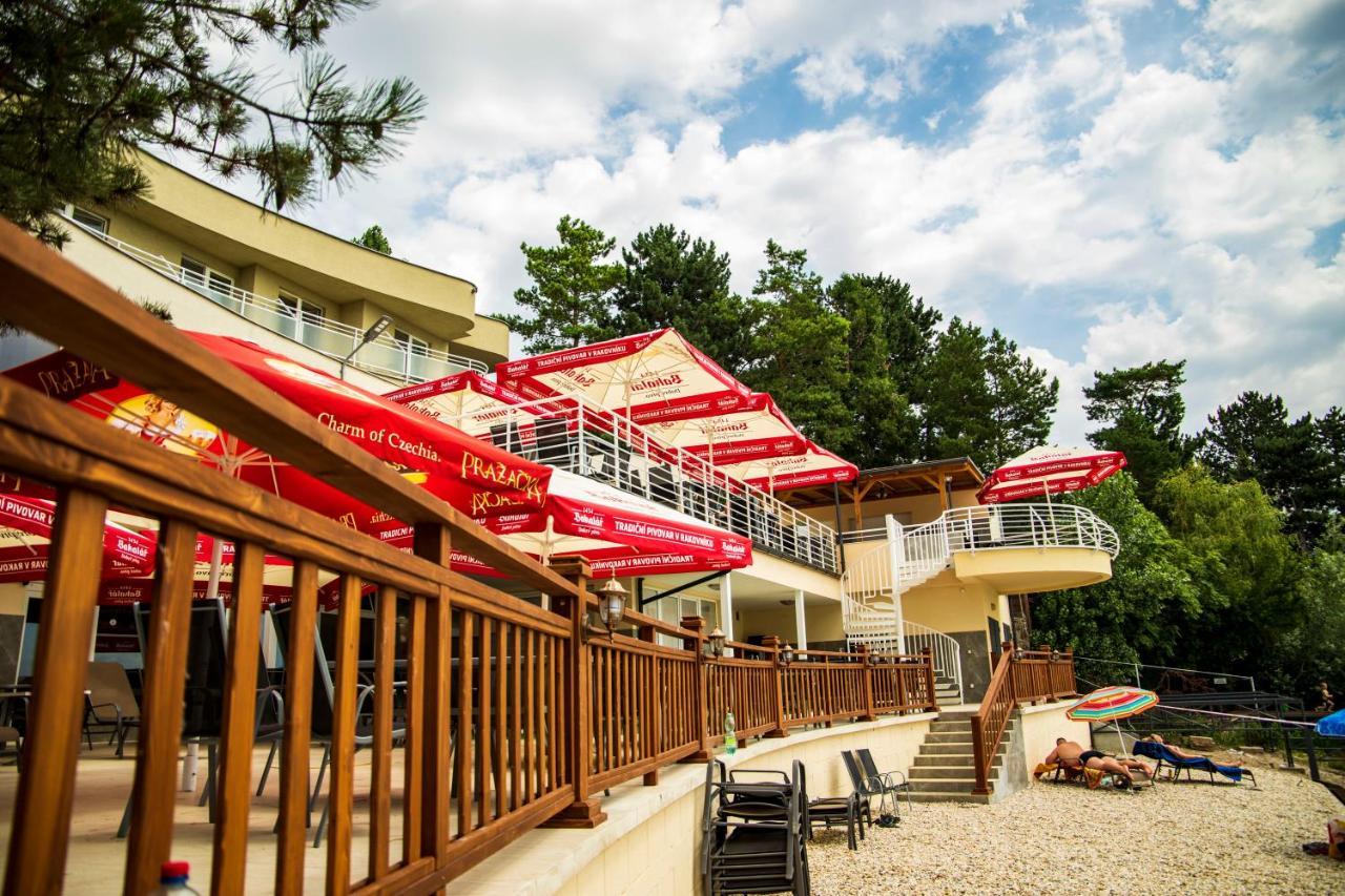 Hotel Zatoka Сенец Экстерьер фото