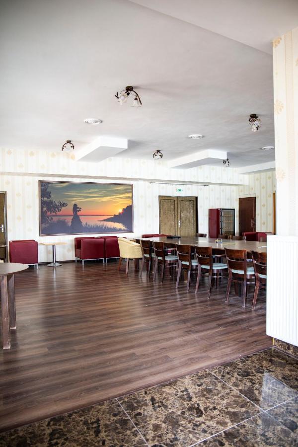 Hotel Zatoka Сенец Экстерьер фото