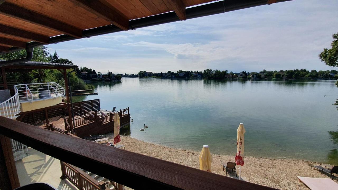 Hotel Zatoka Сенец Экстерьер фото