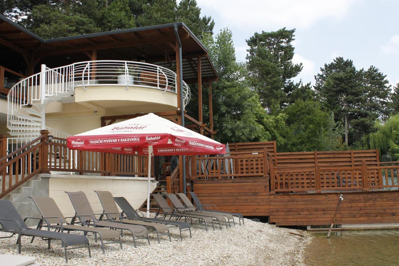 Hotel Zatoka Сенец Экстерьер фото