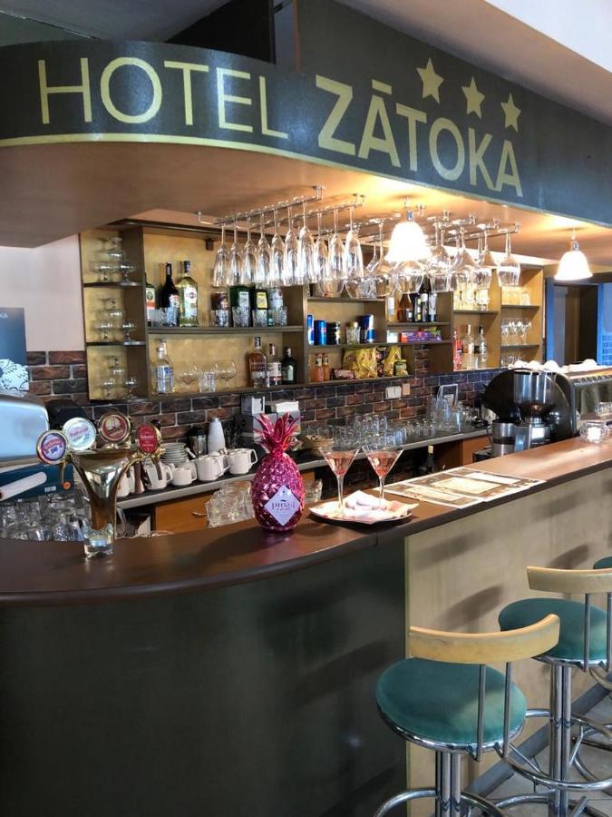 Hotel Zatoka Сенец Экстерьер фото