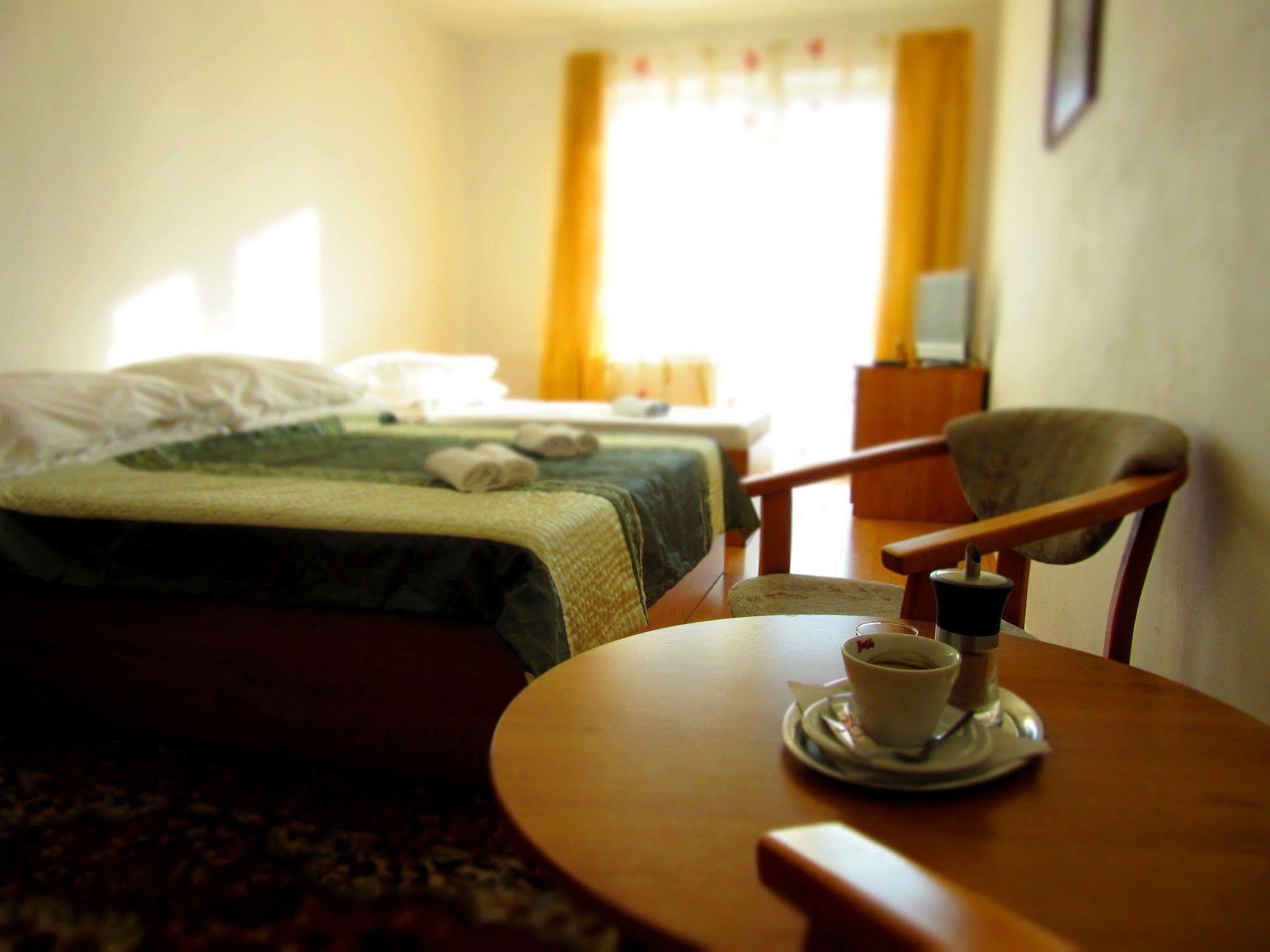 Hotel Zatoka Сенец Экстерьер фото