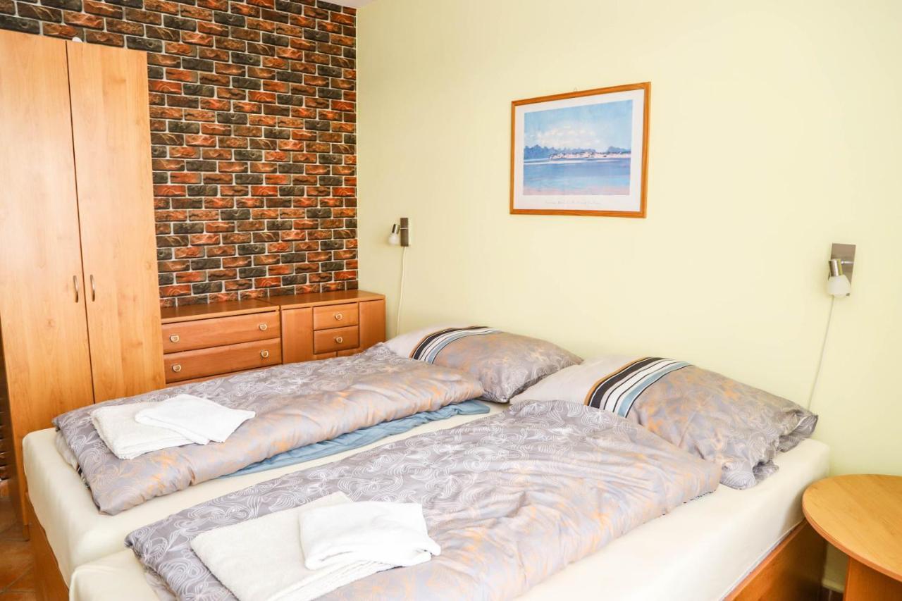 Hotel Zatoka Сенец Экстерьер фото