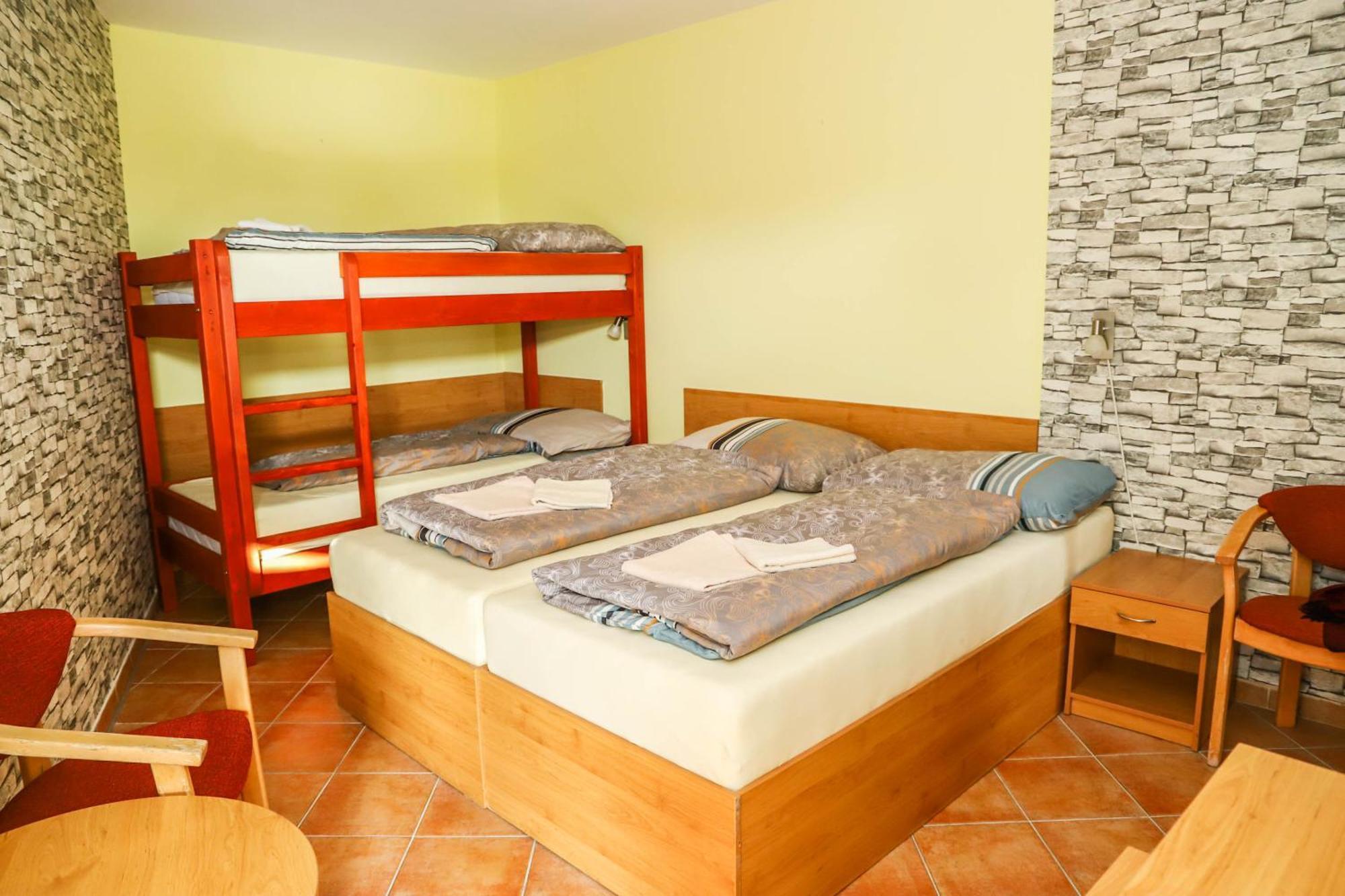 Hotel Zatoka Сенец Экстерьер фото