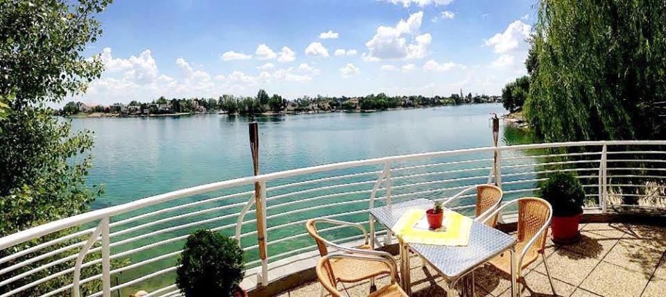 Hotel Zatoka Сенец Экстерьер фото