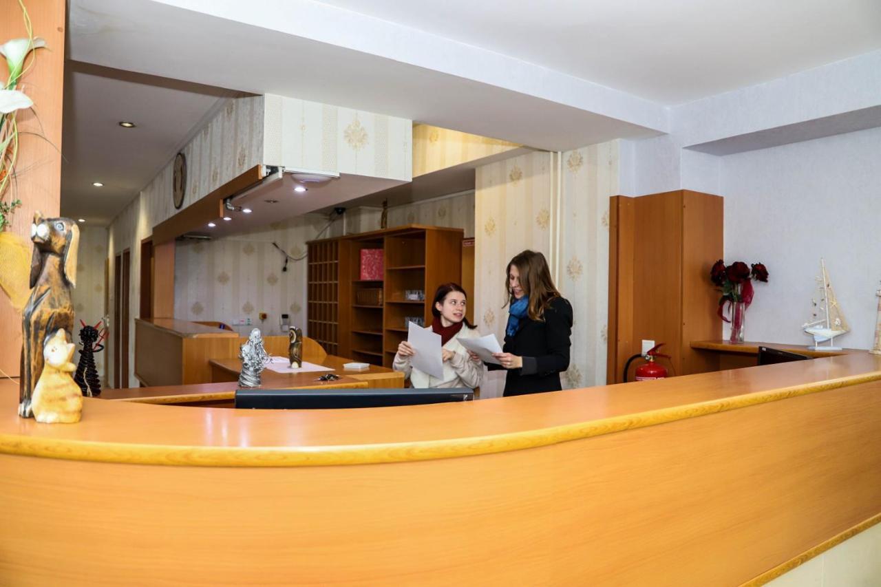 Hotel Zatoka Сенец Экстерьер фото