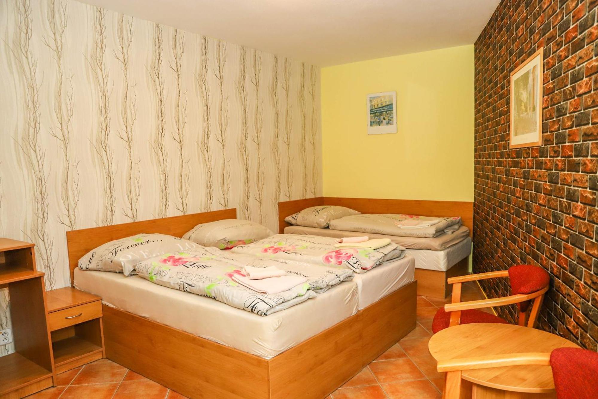 Hotel Zatoka Сенец Экстерьер фото